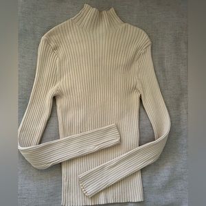 Brand New with tags Zara ribbed turtle neck. Size Small